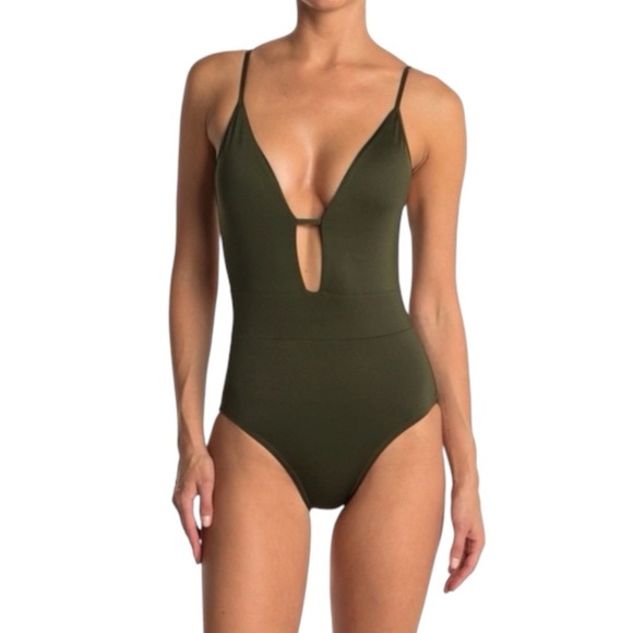 BECCA Plunge One-Piece Swimsuit BayLeaf Green Size M Swim Bathing Suit Beach - Picture 7 of 7